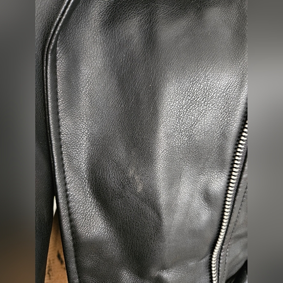 Moto jacket. Black faux moto jacket. Size S - Picture 3 of 7